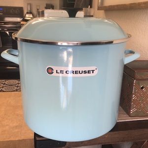 Le Creuset 16 quart stockpot! New and never used
